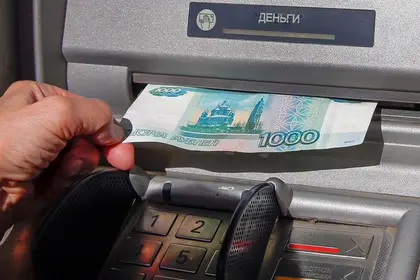 У росіян проблеми зі зняттям готівки в банкоматах