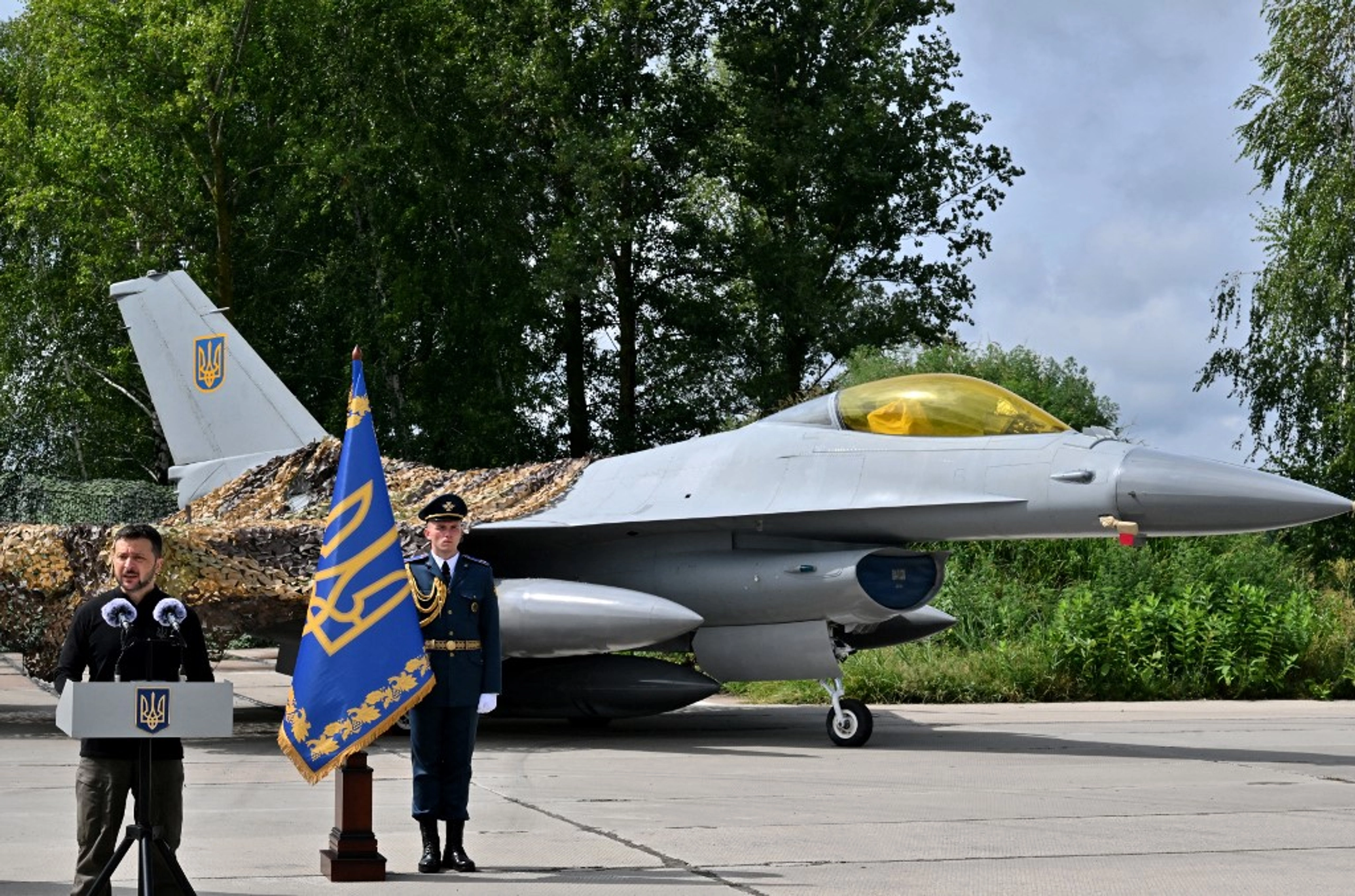 Президент підтвердив: F-16 в Україні