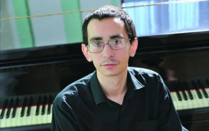 Pianist Behind Anti-War Videos Dies in Russian Prison