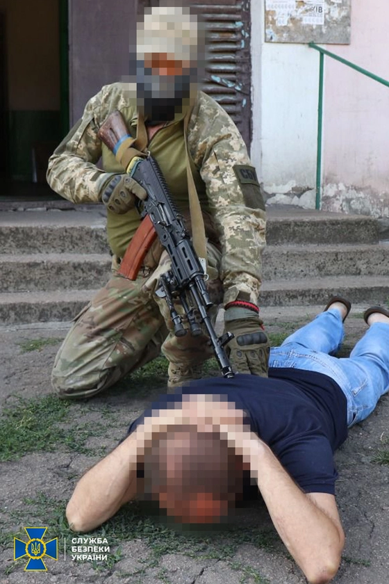 СБУ затримала "таксиста", який шпигував за артилерією ЗСУ під Покровськом