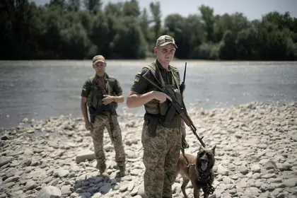 In West Ukraine, Smugglers Switch to Guiding Draft Dodgers