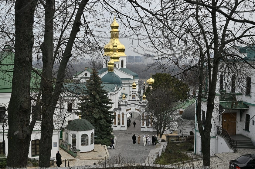 Ukrainian Lawmakers Vote to Ban Moscow-Linked Orthodox Church