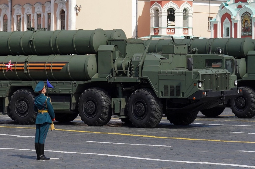 Ukraine Targets Russian S-300 Air Defense Missile System in Russia’s Rostov Region