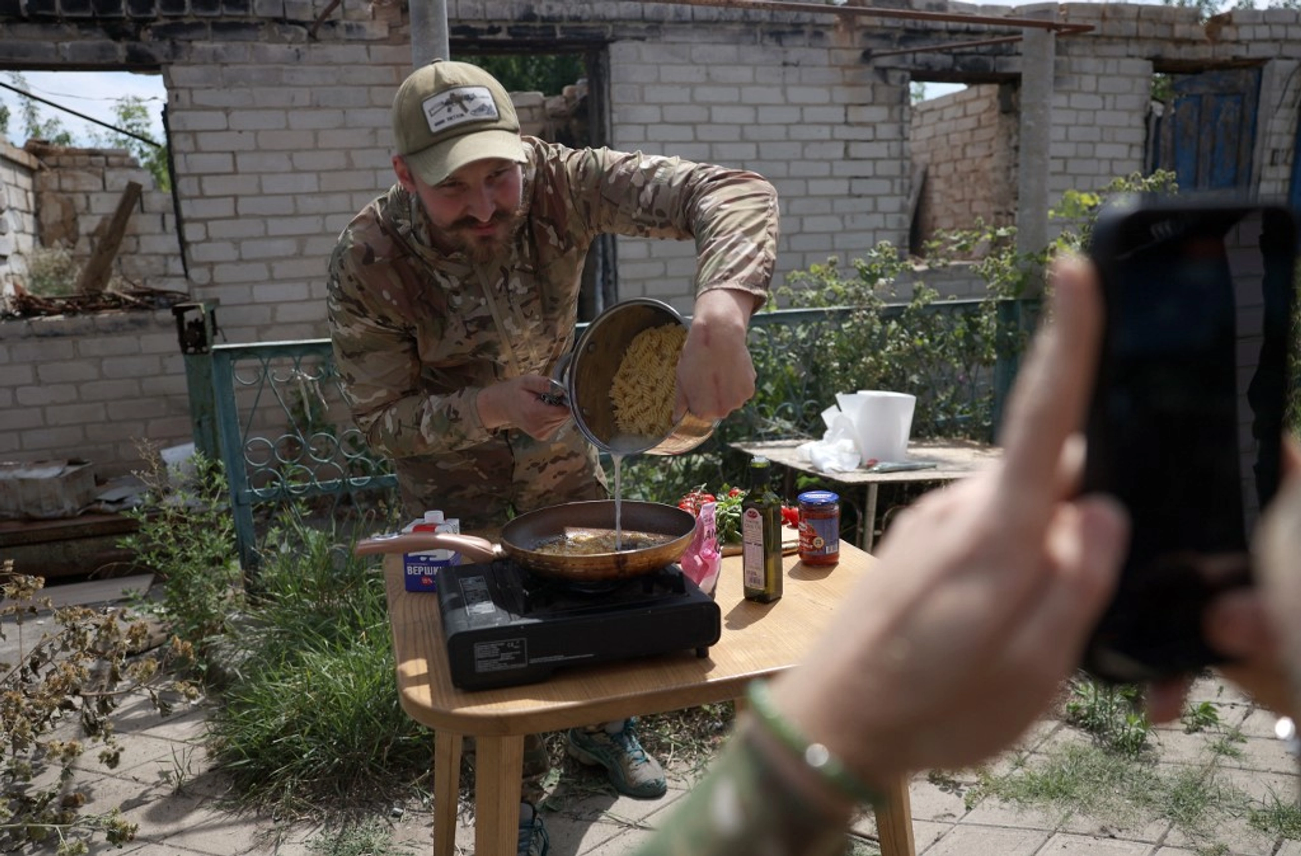 War Cook: Ukrainian Soldier-Influencer’s Winning Recipe