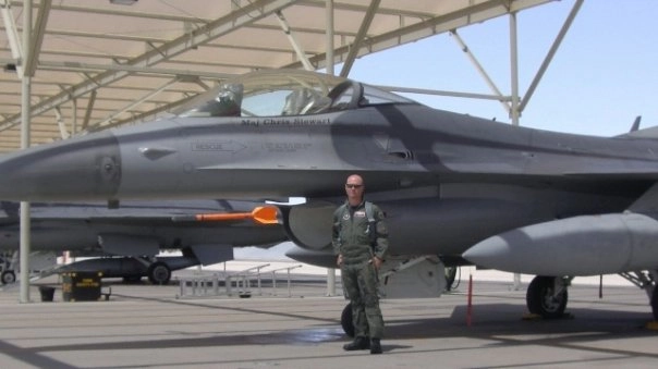 Former US F-16 Instructor Pilot Finally Learns Ukrainian