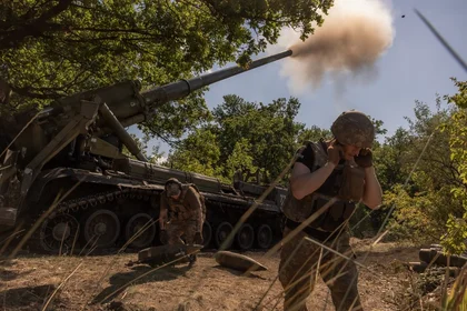 Russia Bolsters Pokrovsk Offensive, Despite Ukrainian Gains in Kursk