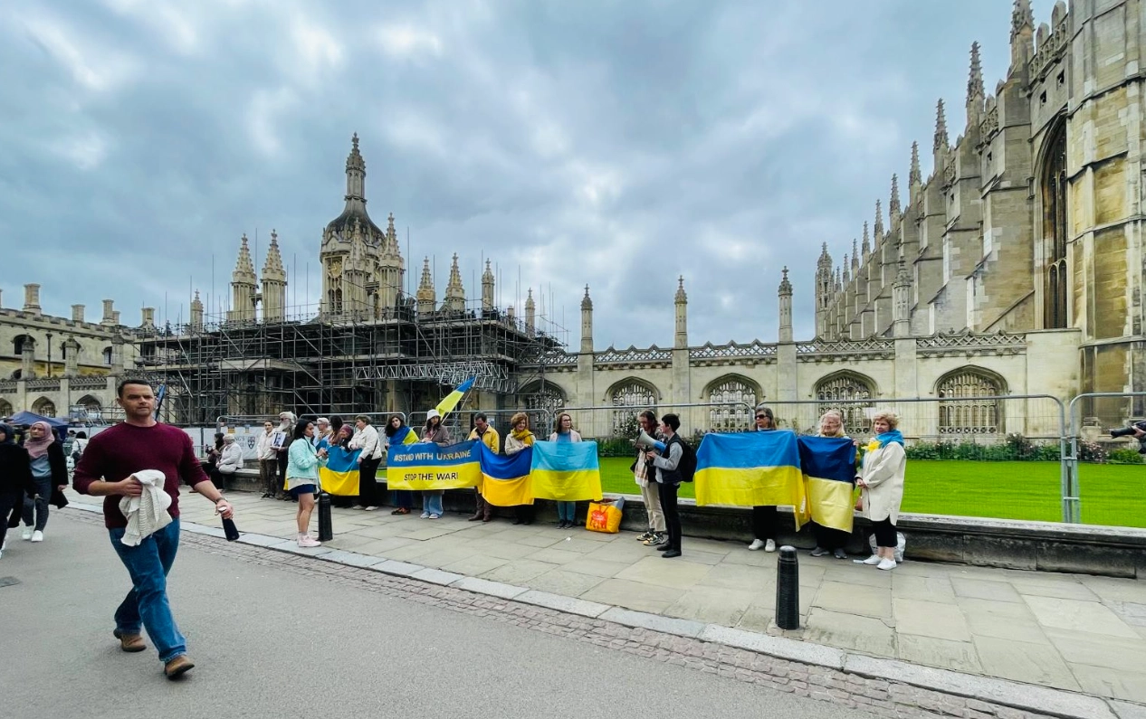 Українців з Днем Прапора вітають іноземні дипломати