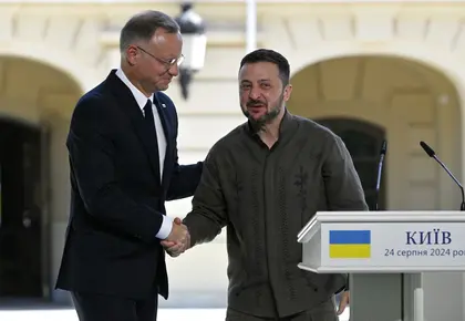 Zelensky Jokes he May not Answer Duda’s Mercy Call amid Potential Russian Retreat