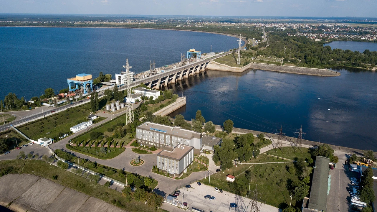 Russian Attack Reportedly Damages Kyiv HPP, No Imminent Danger of Breach