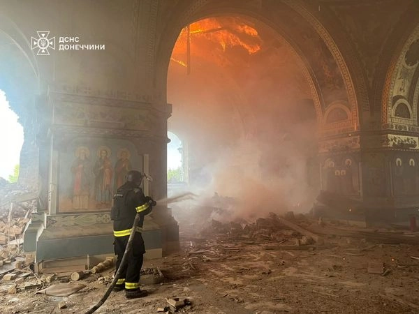 Росіяни знищили черговий православний храм у селищі на Донеччині