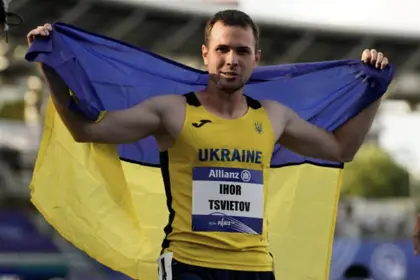 Бігун Ігор Цвєтов виборов «золото» на Паралімпіаді-2024