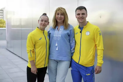 Emotions Overflow as Ukrainian Orphans Reunited With ‘Second Mother’ at Paralympics