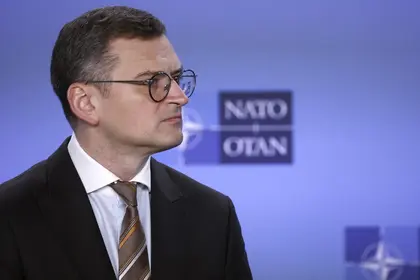 Ukraine’s Foreign Minister Says NATO Invitation Possible Before 2025 Summit