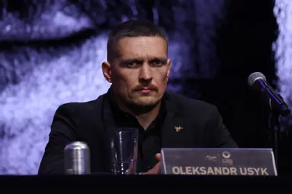 Ukrainian Boxing Champion Usyk Arrested, Released at Krakow Airport