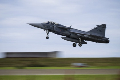 Україна уклала зі Швецією угоду про закупівлю 16 винищувачів Gripen E