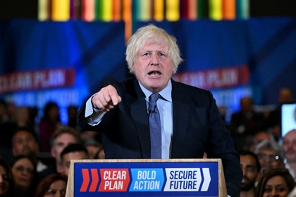Former PM Johnson Urges Tougher Action on Russia, Cites UK Aviation Fuel Loophole