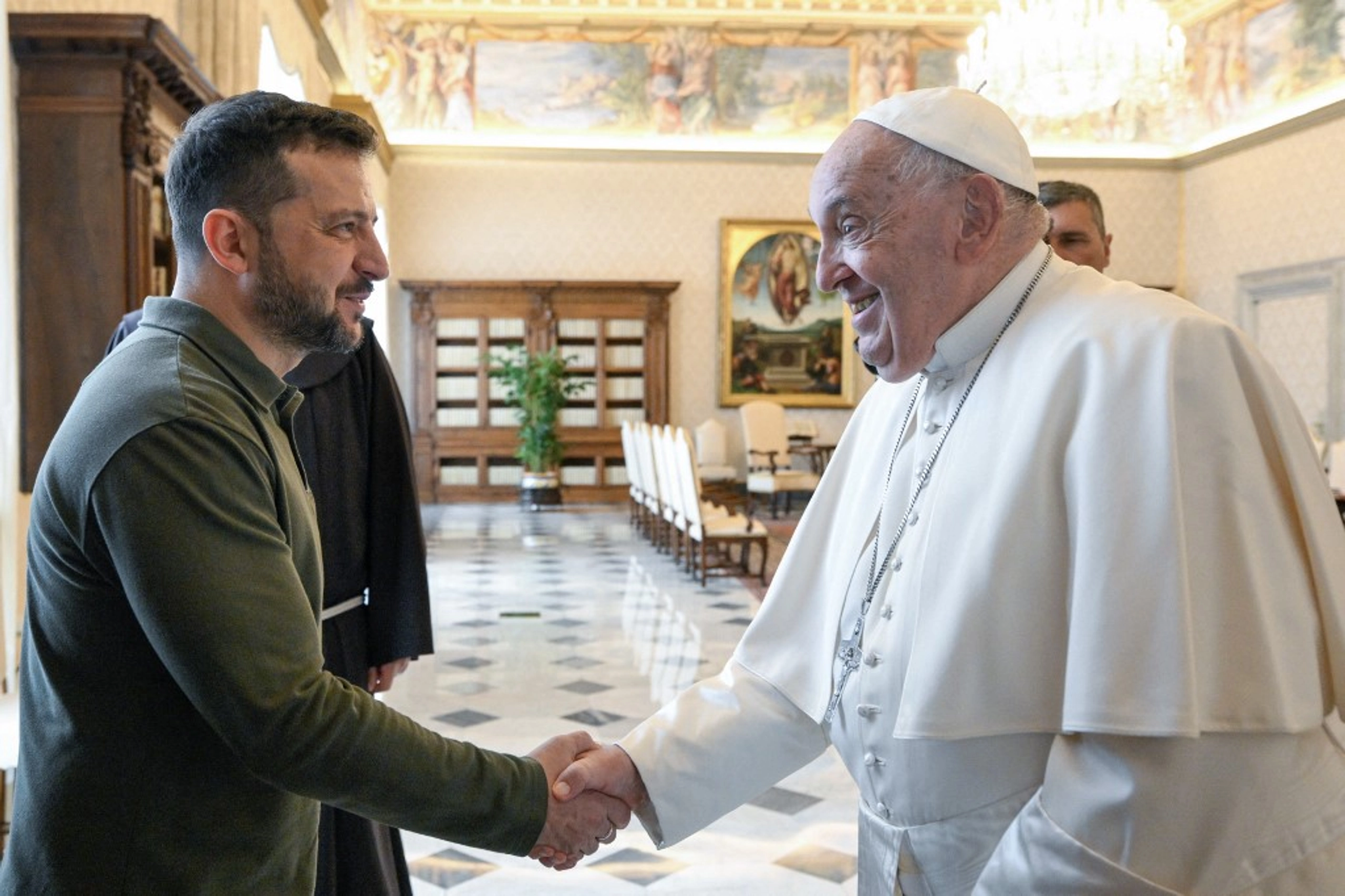 Pope Donates 4 Ambulances to Ukraine Front Lines