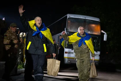 95 Ukrainian POWs Come Home