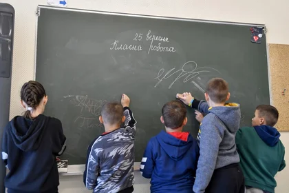 Ukrainian Schoolchildren Forced to Become Russian