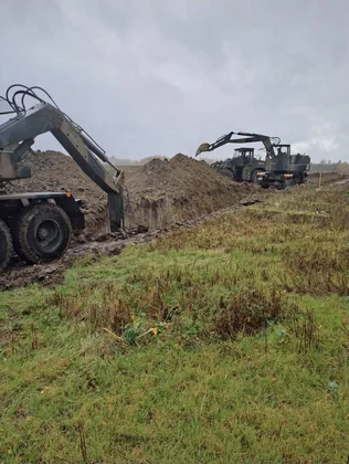 Польща розпочала будівництво фортифікацій на кордоні з Росією − Туск