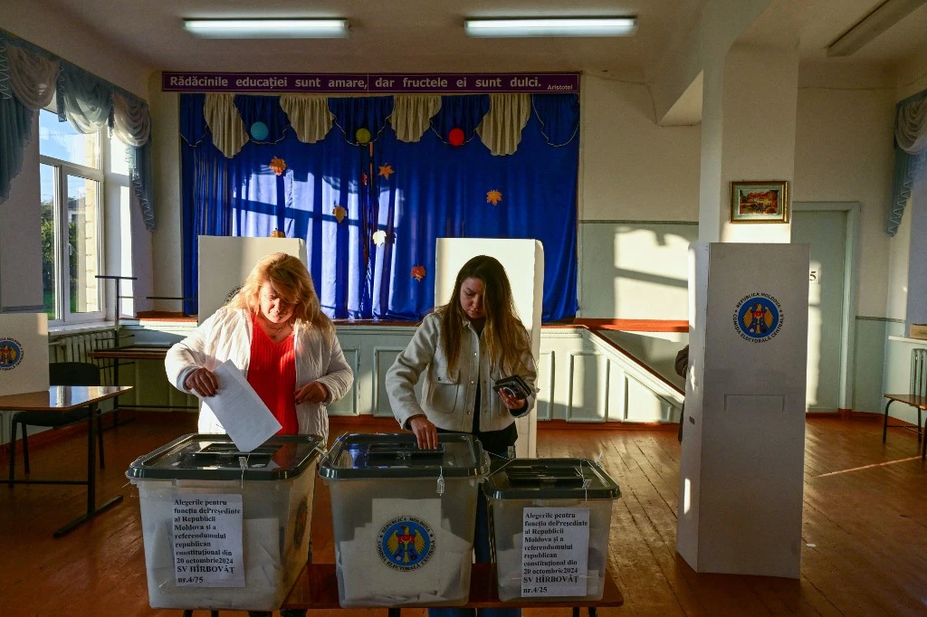 Moldova in Tense Vote for EU Future