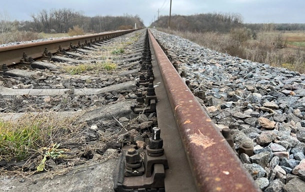 З початку війни росіяни зруйнували майже 10 тис. км залізничних колій