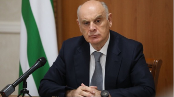 Abkhazia’s President Bzhania Resigns After Mass Anti-Moscow Protests