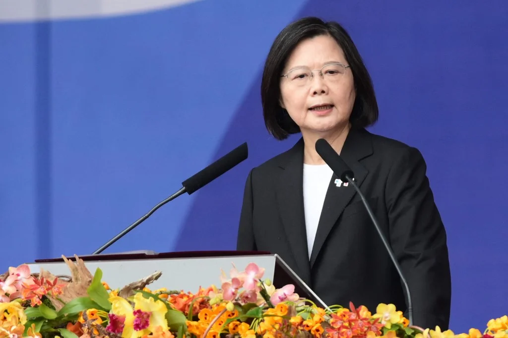 Taiwan’s Former President Says US Should Prioritize Weapons to Ukraine Over Taiwan