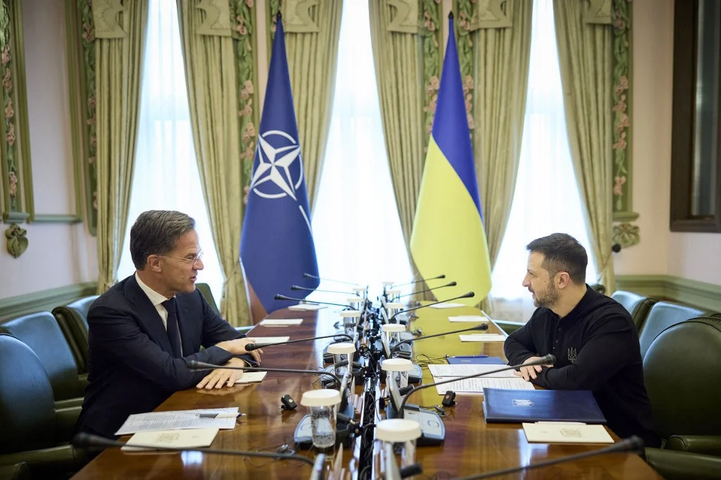 Kyiv Rejects ‘NATO Surrogates’, Calls for Full Membership as Security Guarantee