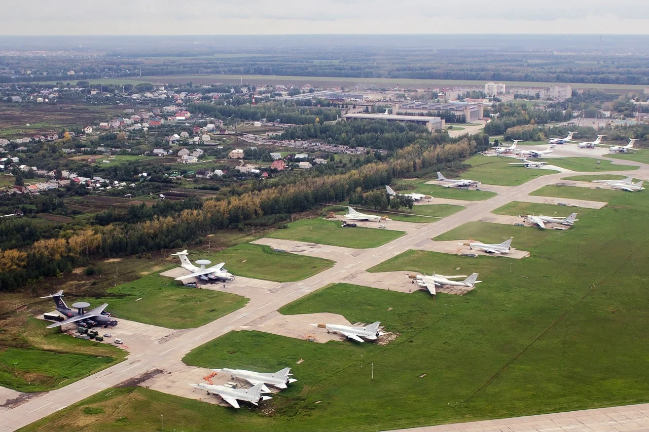 На російській військовій авіабазі "Дягілєво" та в порту Новоросійська пролунали вибухи