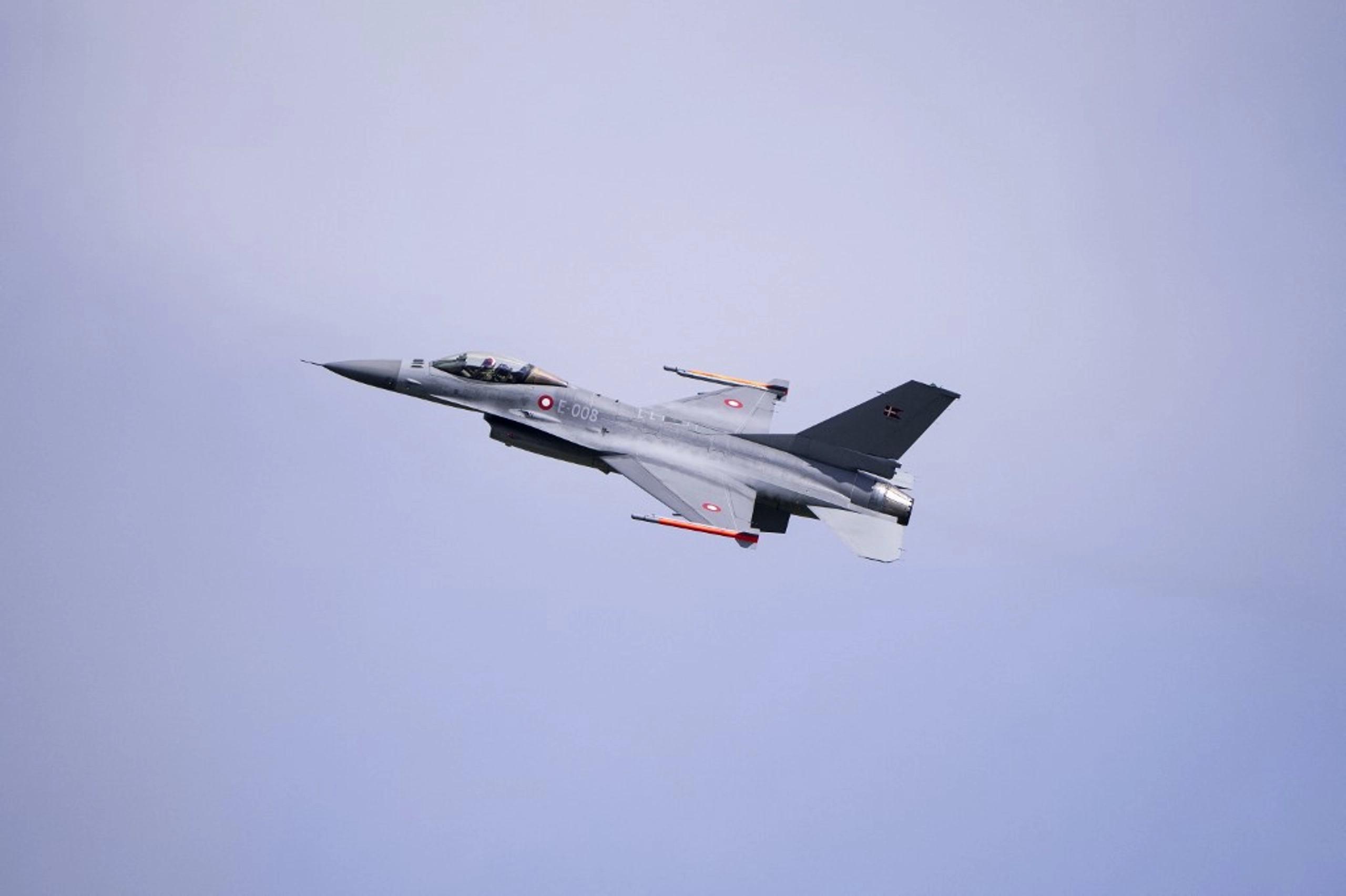 Zelensky Welcomes Next Formation of F-16s Arriving From Denmark