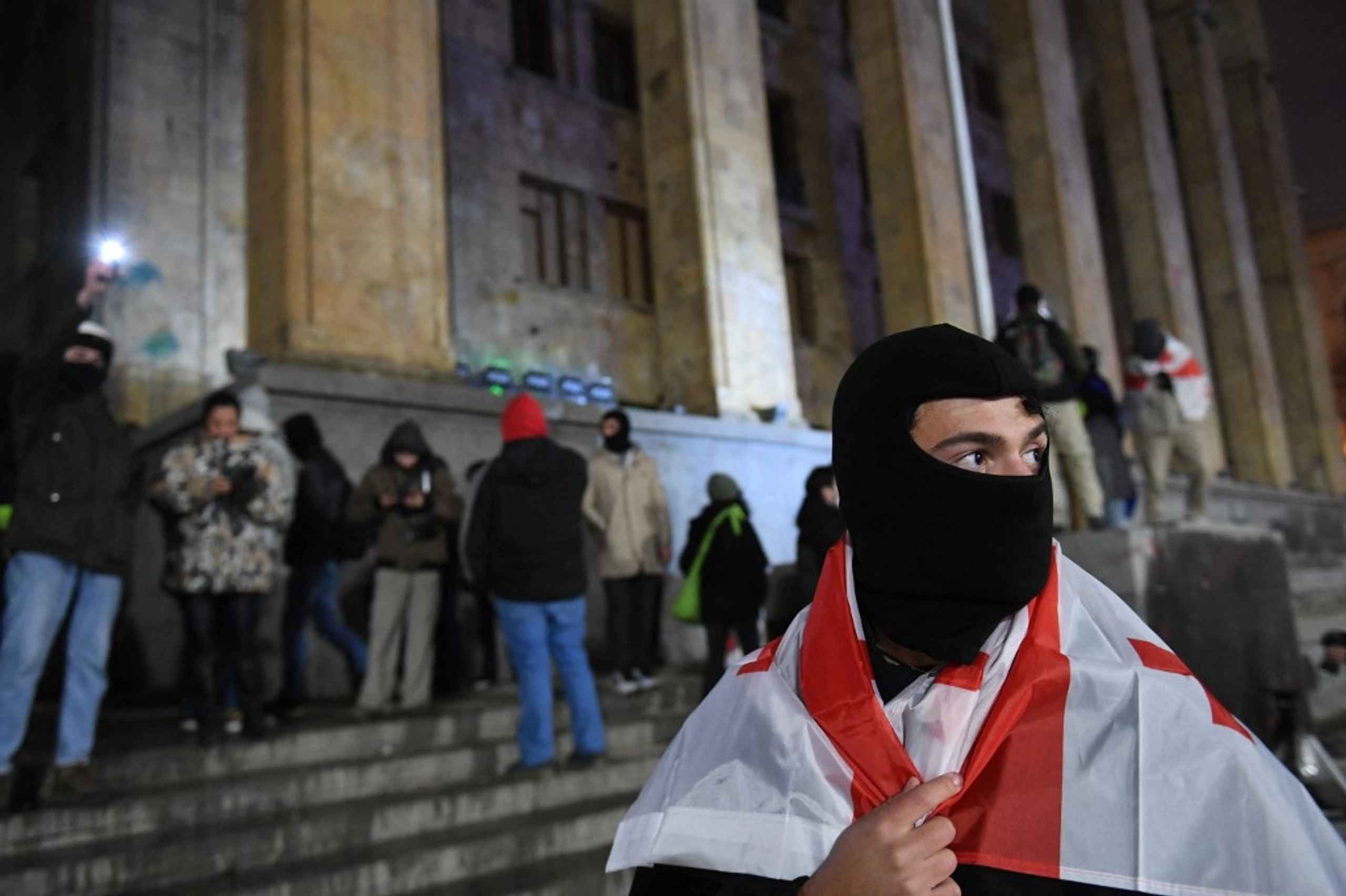 Влада Грузії хоче заборонити протестувальникам закривати обличчя