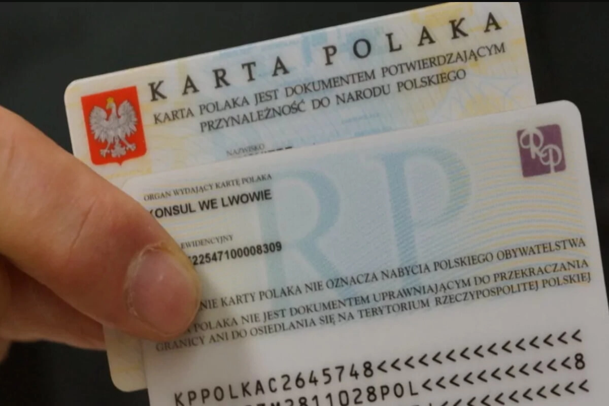 Польща надала українцям України майже 78 тис. карт поляка