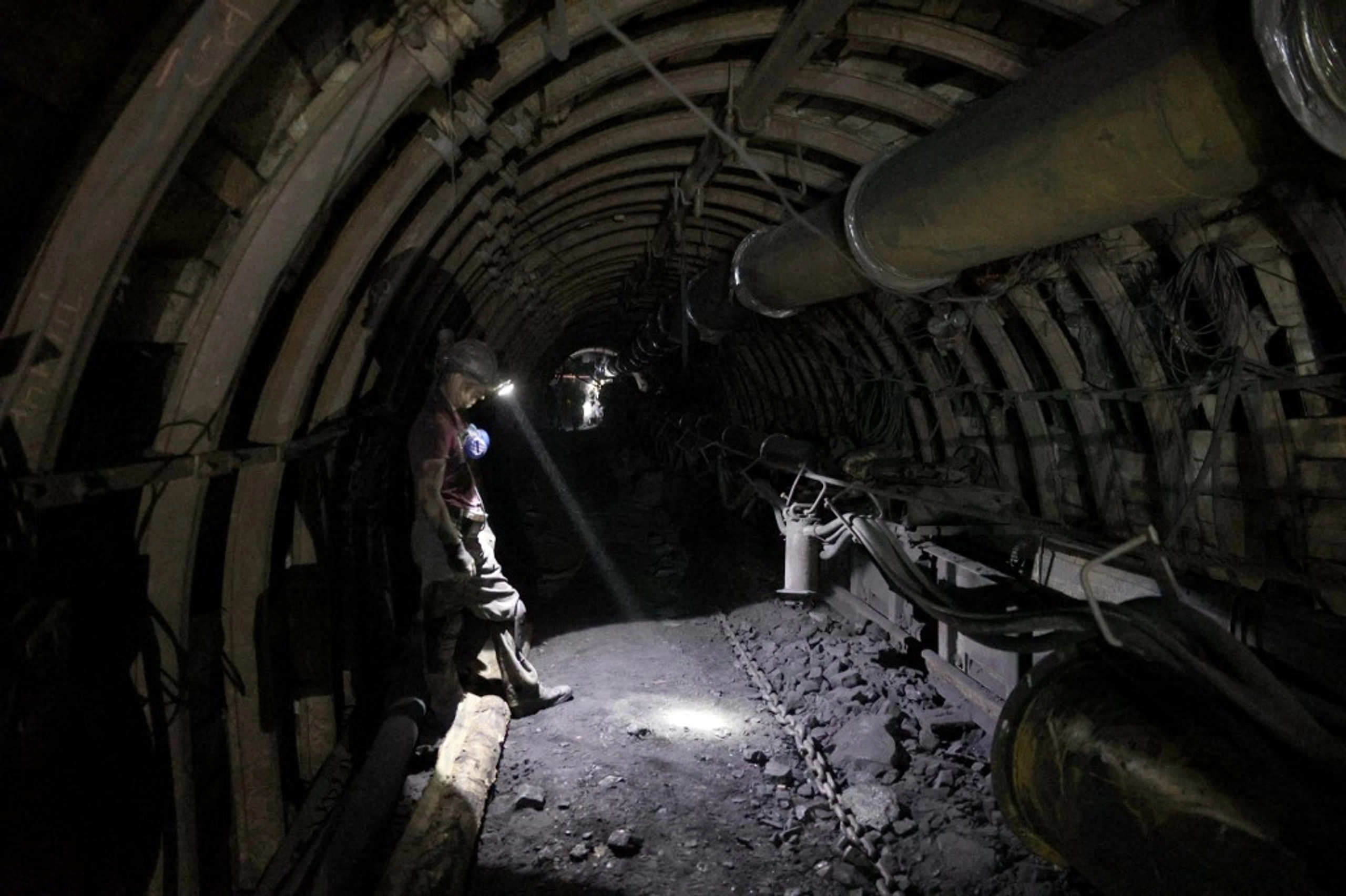 Russian Offensive Halts Key Ukrainian Coal Mine, Threatens Steel Industry