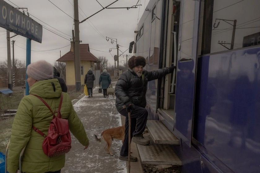 Ambushes and Nostalgia on Banks of Frontline Ukraine River