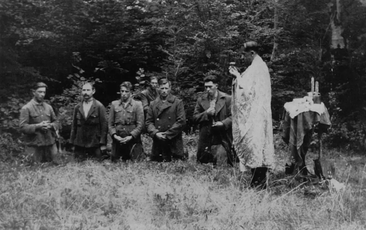 Christmas in the Forests With Those Who Fought Hitler and Stalin