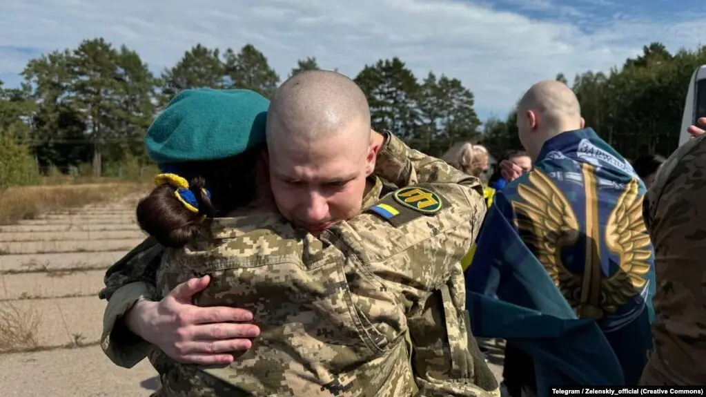 Ukraine, Russia Exchange 300 POWs in UAE-Brokered Deal