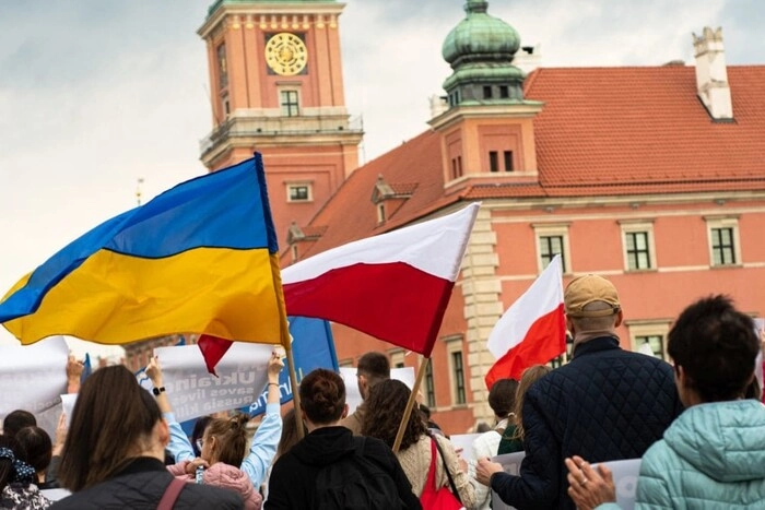 Як українські підлітки, що виїхали через війну, звикають до життя у Польщі