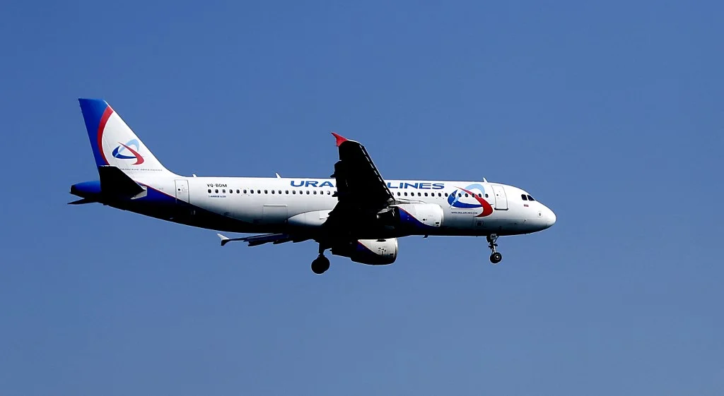 Russian Aviation Crisis: Two Passenger Jets Suffer Mid-Flight Engine Failures