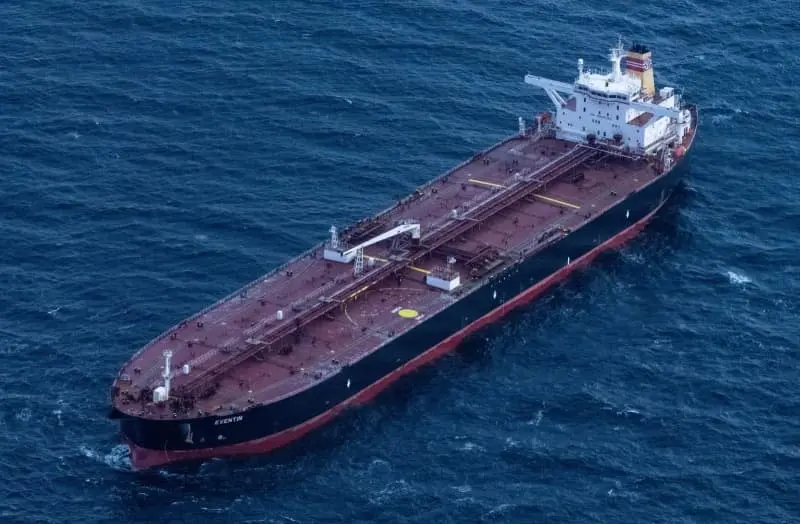 Russian ‘Shadow Fleet’ Tanker Carrying 100,000 Tons of Oil Adrift on German Coast