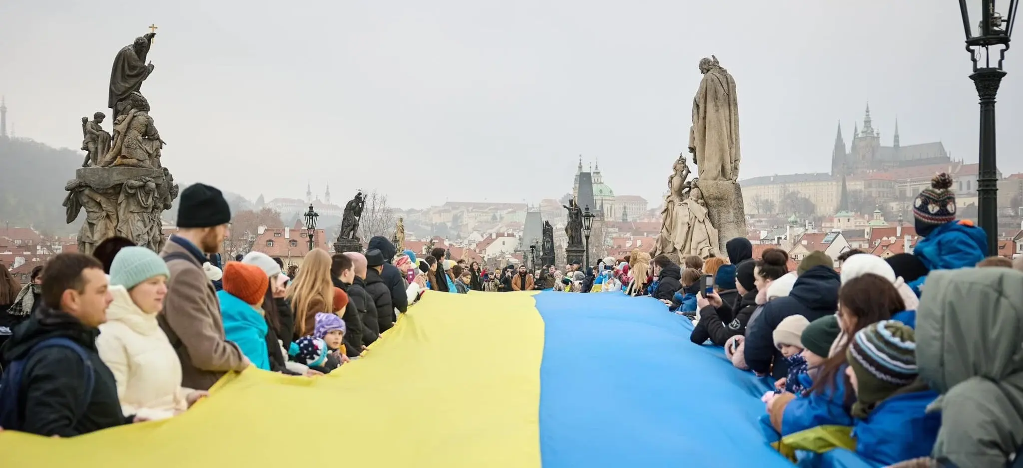 Українці у Празі створили “ланцюг єдності” на знак солідарності