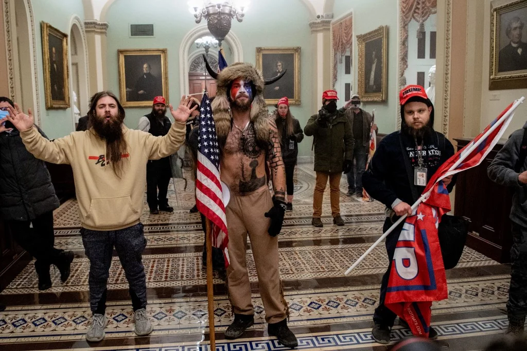 ‘A National Embarrassment’ – Trump Pardons 1,500 Rioters Who Stormed US Capitol