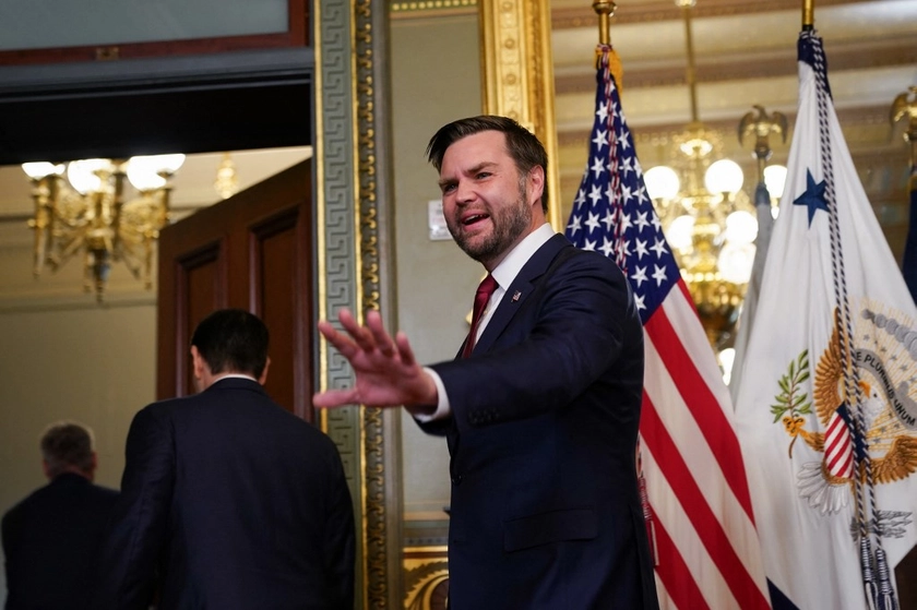 ‘You Called Trump “America’s Hitler”. What Changed?’ – Protesters Confront JD Vance in His Hometown