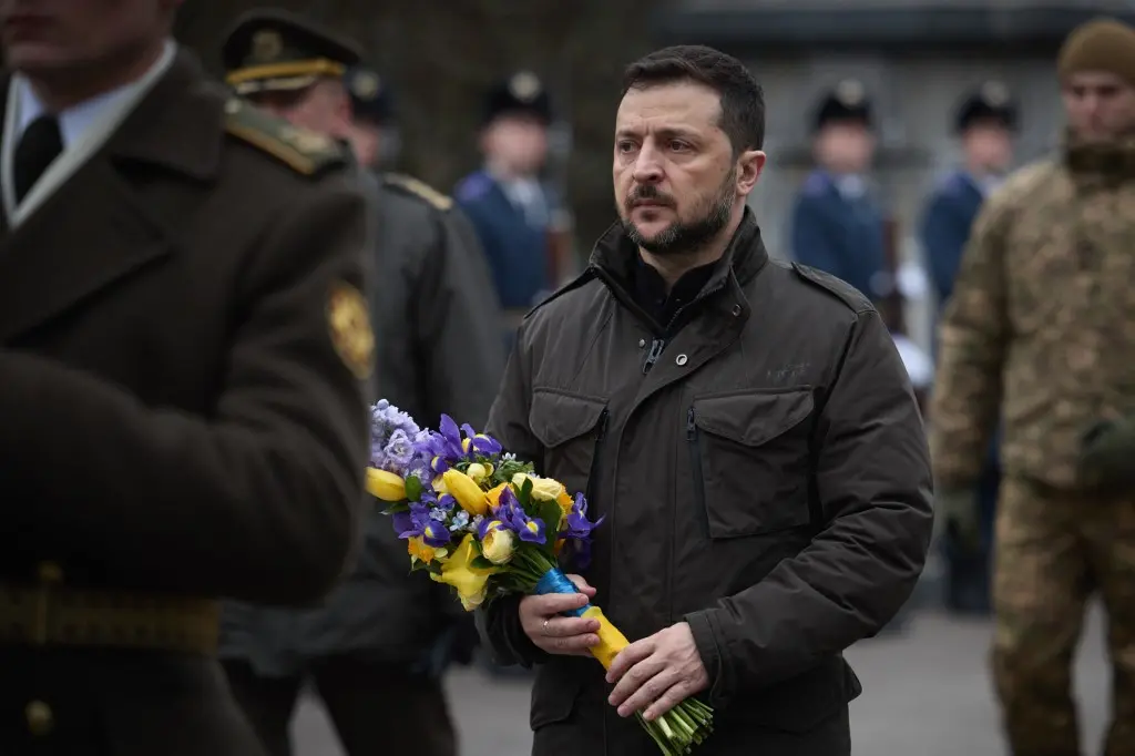 Zelensky: US, Russia, EU Must Sit at Negotiating Table with Ukraine to End War