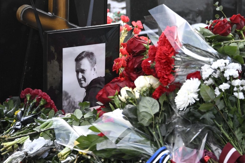 Navalny Supporters Risk Reprisals with Memorial Events a Year After Death