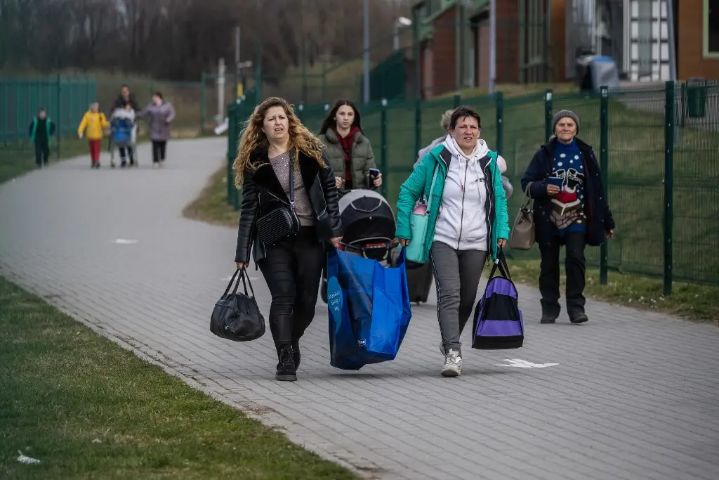 Bus Traffic at Medyka Checkpoint Continues Despite Repairs, Minister Says