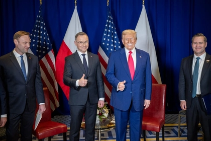 Trump Snubs Polish President Duda, à la Putin