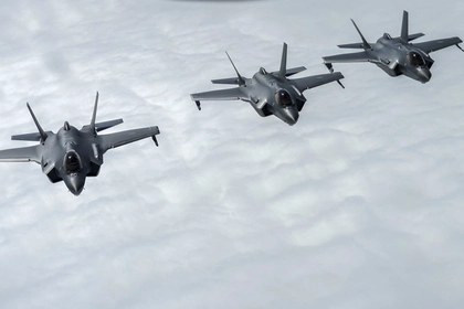 UK Scrambles F-35 Jets After Russian Aircraft Approaches Carrier