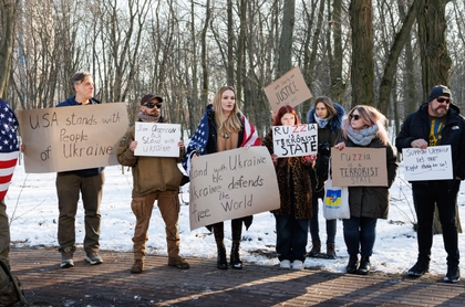 ‘Where are you, Sen. Lindsey Graham?’ – Americans in Kyiv Protest Trump’s Tilt Toward Russia