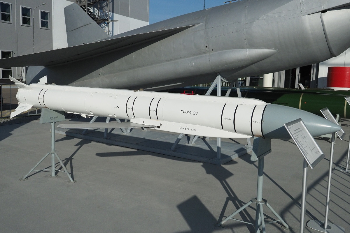 US Negotiator to Europeans: Russia Amassing Missiles Faster Than It Fires Them